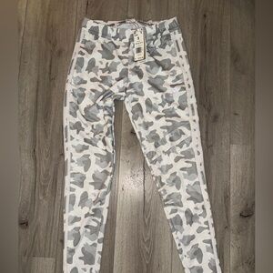 adidas White & Gray Camo Women’s Jeggings